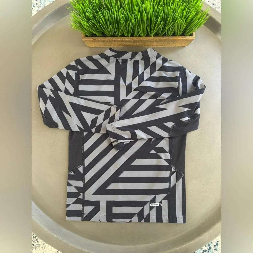 Old Navy Black and Gray Geometric Long Sleeve Dri Fit Size XS